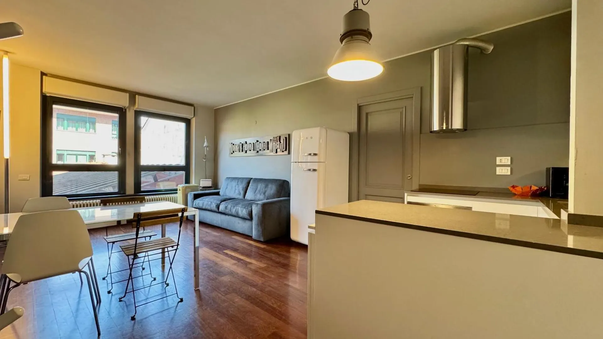 Modern Navigli Apartment Милан