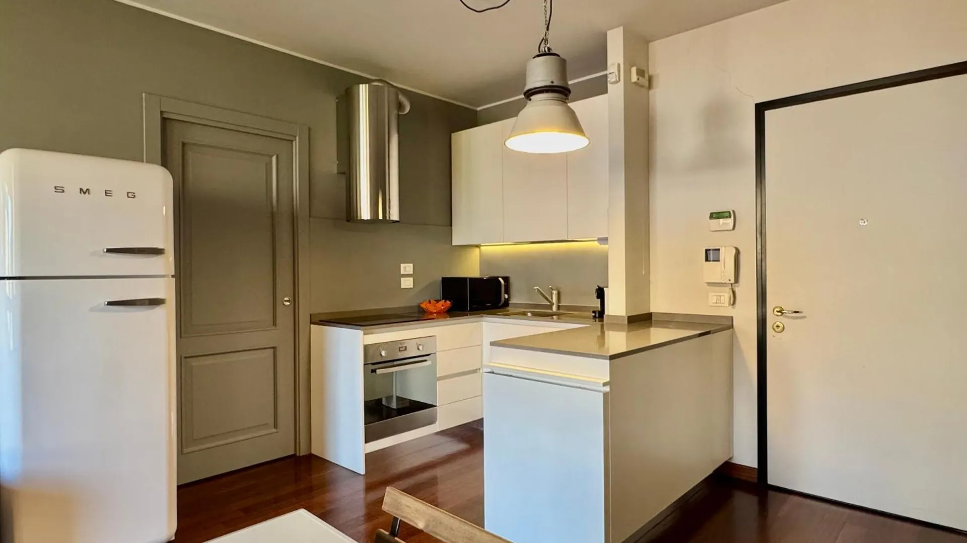 Modern Navigli Apartment Milano